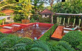 Red Moon Hideaway